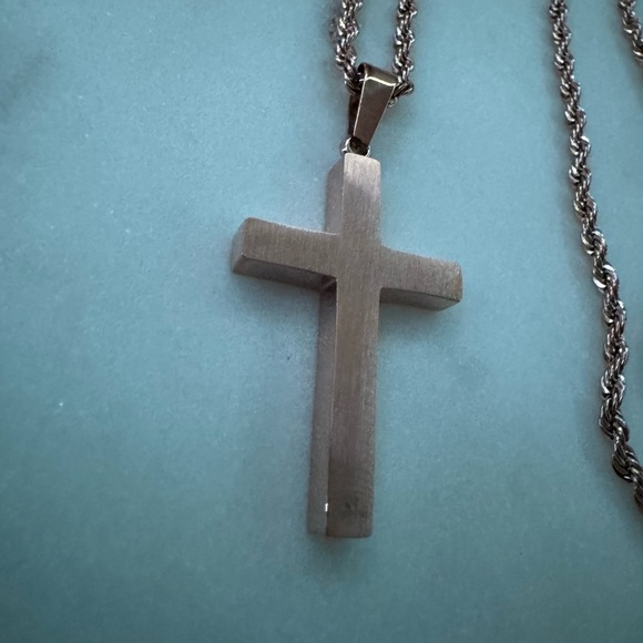 Mens Stainless Steel Rose Cross Pendant With 24"
Rope Chain - Picture 2 of 3